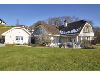 SPACIOUS COUNTRY HOUSE WITH OUTDOOR..