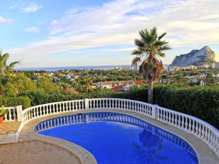 6 Bedrooms - Villa - Alicante - For Sale