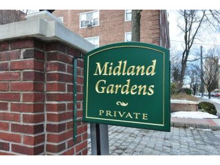 1 bedroom Commercial Property For Sale:..