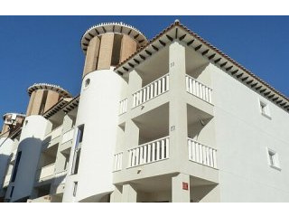 FROM 99.000 EUROS - 600 METRES TO BEACH