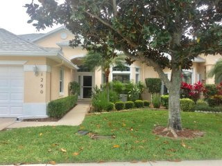 3 bedroom Duplex For Sale: 1290 Royal..