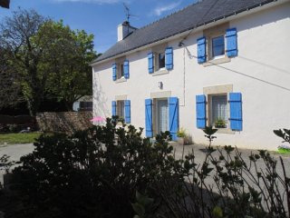 Breton House with Swimming Pool