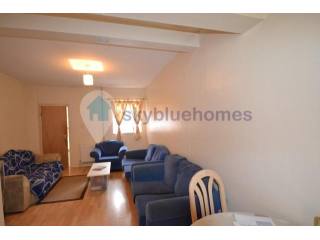 House - NO AGENCY FEE AND FLAT SCREEN..
