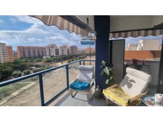 VIvienda de 3 habitaciones, 2 baños, una terraza con..