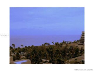3 bedroom Flat For Sale: 201 Crandon..