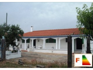 Ground floor house in an agricultural..