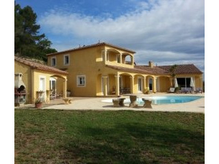 Nice Furnished Villa With 220 M2 Of..