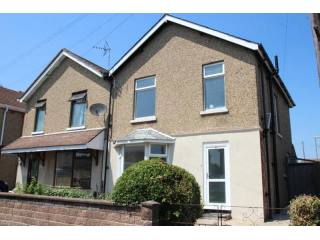 Unfurnished 3 bedroom Semi-Detached..