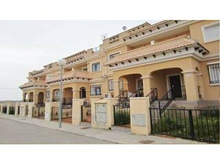REAL BARGAIN 3 BED TOWNHOUSE