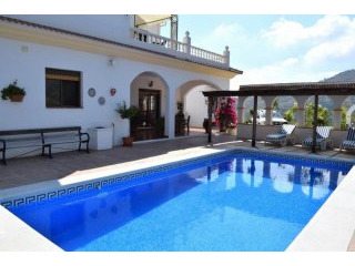 Villa for Sale in Comares 270.000..