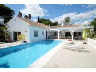 4 Bedrooms - Villa - Malaga - For Sale