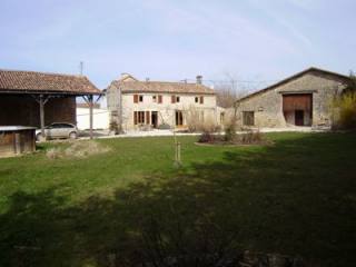 Well Presented Stone Property Renovated..