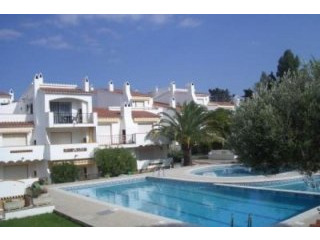 ROSES: Apartment with a swimming pool..