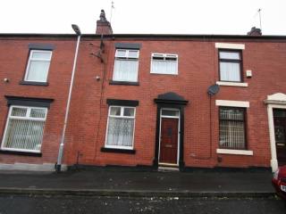 *** Spacious Newly Carpeted Two..