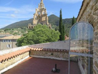 Wonderful Renovated Old Stone House In..