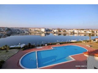 EMPURIABRAVA: Underground parking place