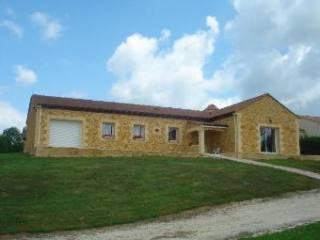 This Beautiful And Spacious New Built..