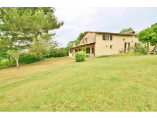 Lovely 3 bedroom cottage with 7800 m2..