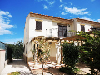 3 Bedrooms - Villa - Alicante - For Sale