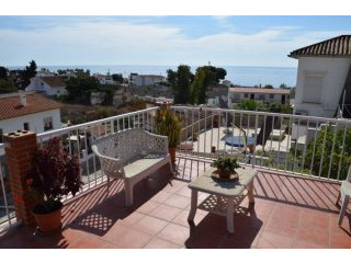Villa for Sale in Benajarafe 305.000..