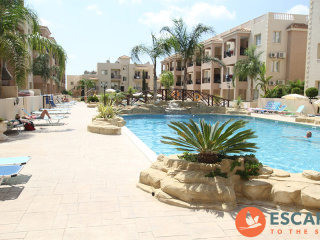 Luxury Apartment In Royal Seacrest..