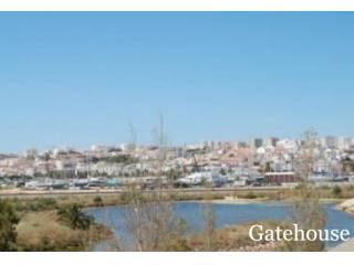 2 Bed Apartment For Sale Nr Meia Praia..