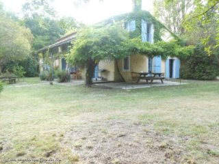 Country house with gite in 2 .5..