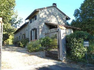 Renovated 3-Bed Stone House On 1,687 M2..
