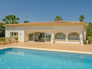 3 Bedrooms - Villa - Alicante - For Sale