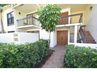 6760 Willow Wood Dr #1203, Boca Raton..