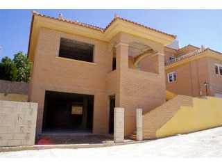 4 Bedroom 4 Bathroom Villa In Ciudad..
