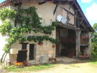 Character Country House - between Duras..
