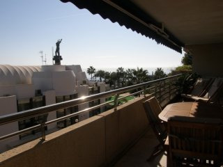 2 Bedroom Middle Floor Apartment
