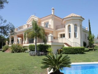 6 Bedroom Villa For Sale Situated In..
