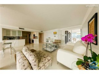 2 bedroom Flat For Sale: 151 SE 15 Rd #..