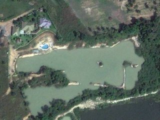 Idyllic lake estate on 19.000m2 land 15..