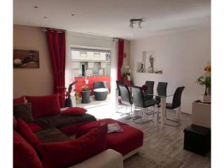 Minimalist three bed in Carre d'Or