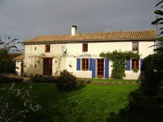 Renovated 3 Bed Stone House, Heated..