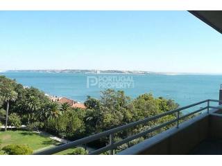 3 Bedroom apartment with amazing sea..