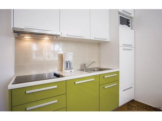 Najam, Rijeka, Pećine, 1S+DB, terasa, 30m od mora