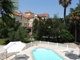 Superb 2 Bed Apartment With Garden And..