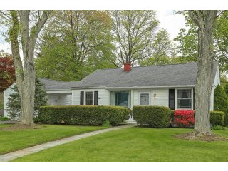 3 bedroom House For Sale: 18 E Osage..