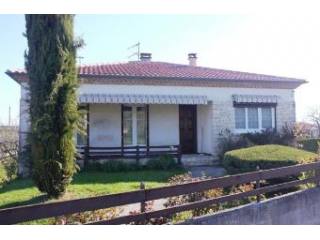 Detached Bungalow With 900m2 Garden In..