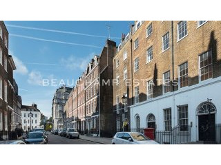 Queen Anne's Gate, SW1