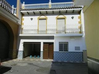 Town House - A quaint and typical..