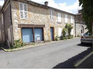 Spacious Village House In Good..