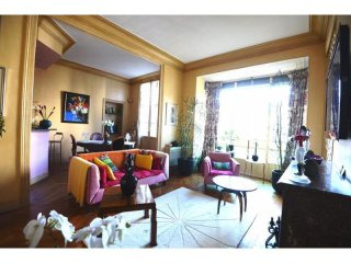 Grand 2 Bed Apartment With Balcony In..