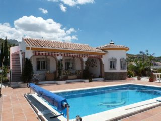3 bedroom, 2 bathroom Villa, (build 106..