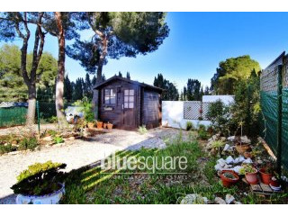 Beautiful bungalow close to all the..