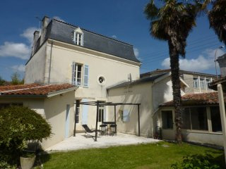 Spacious Townhouse With Garden